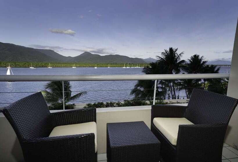 חדר סטנדרט עם מיטת קינג, Hilton Cairns