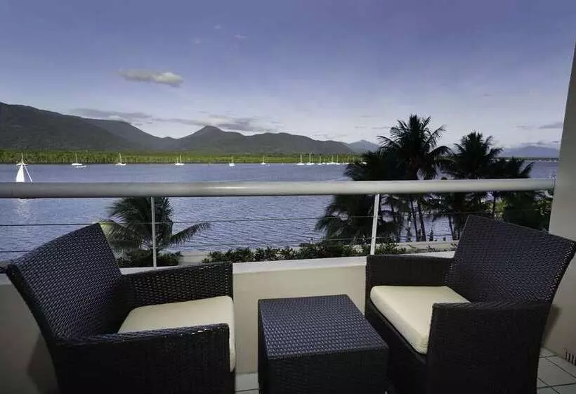 اتاق استاندارد با تخت بزرگ, Hilton Cairns