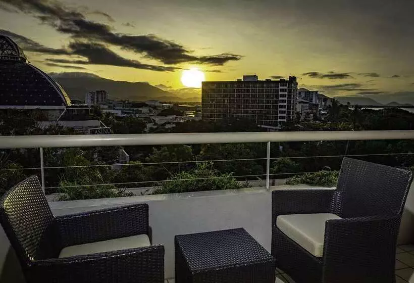 اتاق استاندارد با تخت بزرگ, Hilton Cairns