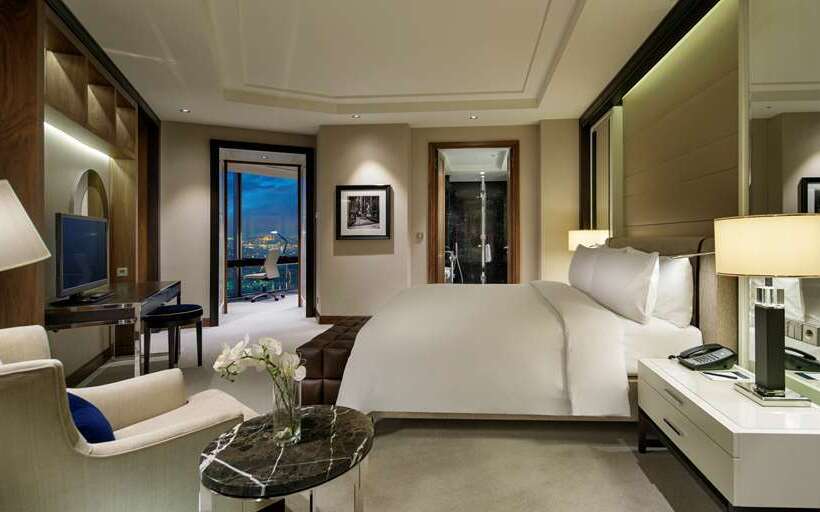 스탠다드 룸 킹사이즈 침대, Hilton Cairns