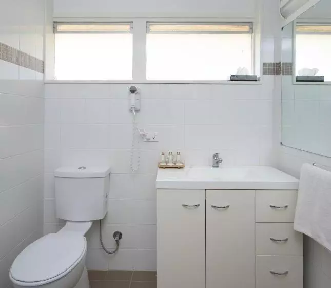 キングサイズベッドのエクゼクティブルーム, Hospitality Geraldton Surestay Collection By Best Western