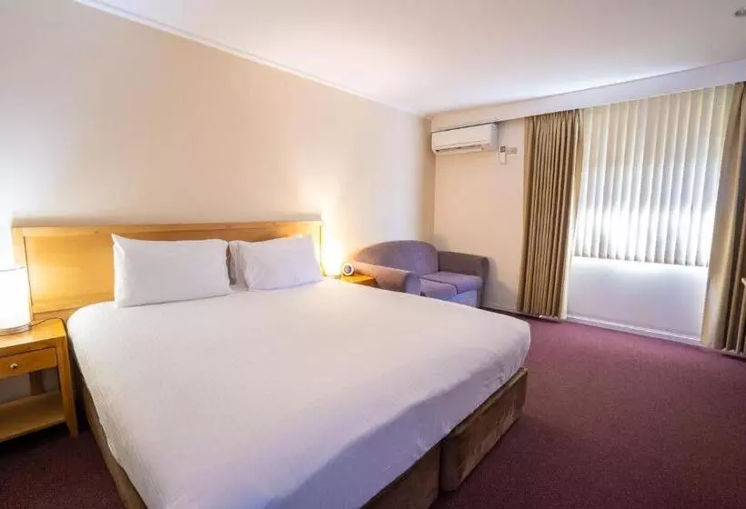 キングサイズベッドのエクゼクティブルーム, Hospitality Geraldton Surestay Collection By Best Western