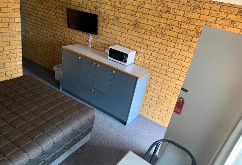 חדר סטנדרט, Newell Motor Inn Narrandera