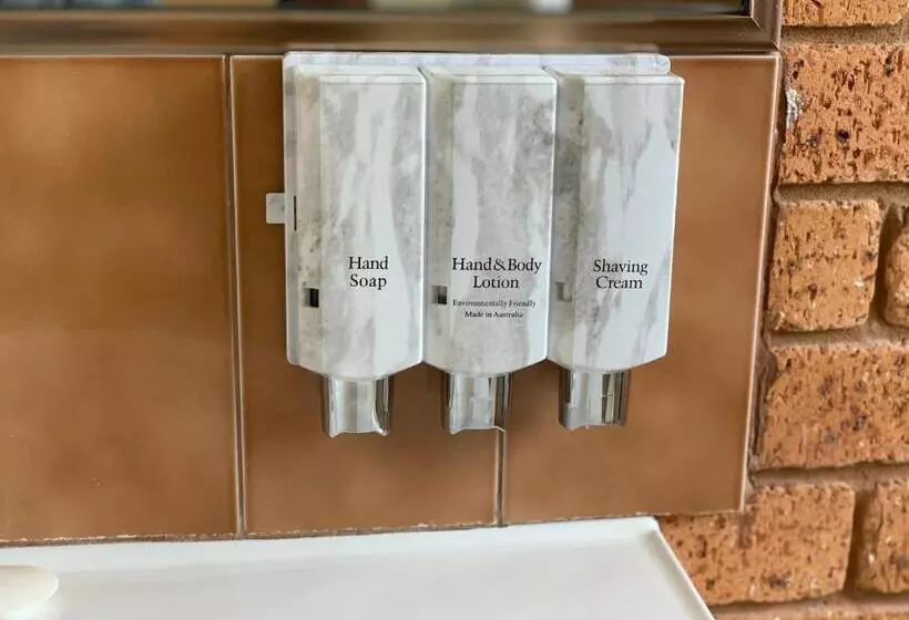 اتاق خانوادگی پایه, Newell Motor Inn Narrandera