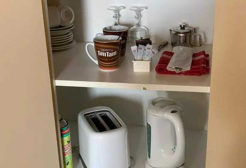 اتاق خانوادگی پایه, Newell Motor Inn Narrandera