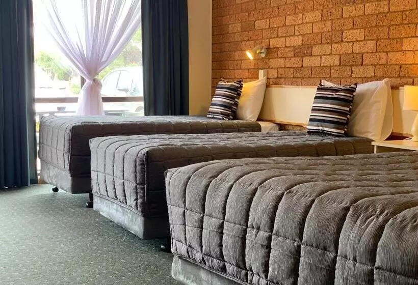 اتاق خانوادگی, Newell Motor Inn Narrandera