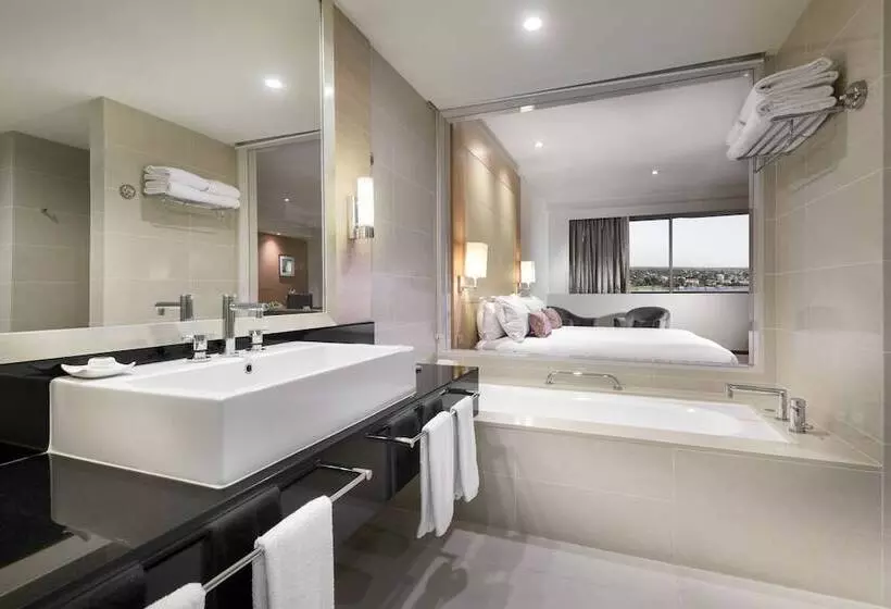 Cameră Club, Pan Pacific Perth