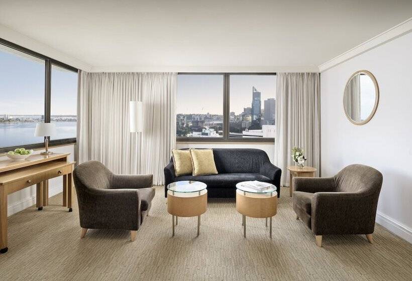 带河湖景观的套房, Pan Pacific Perth
