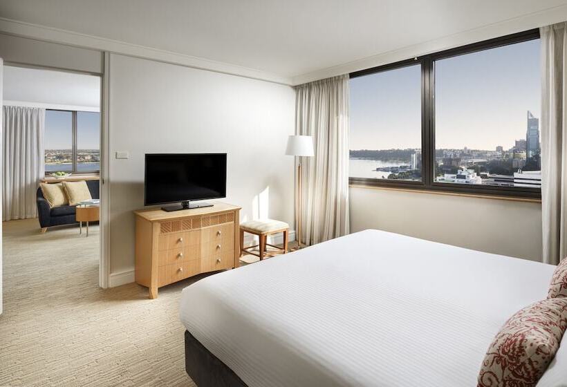 带河湖景观的套房, Pan Pacific Perth