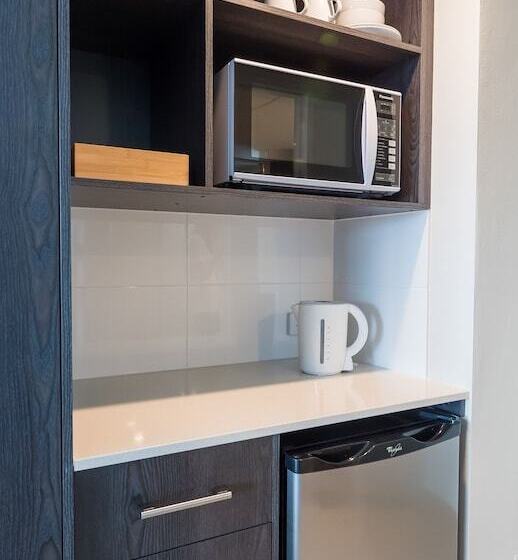 סטודיו סופריור עם נוף לבריכה, Sunshine Tower