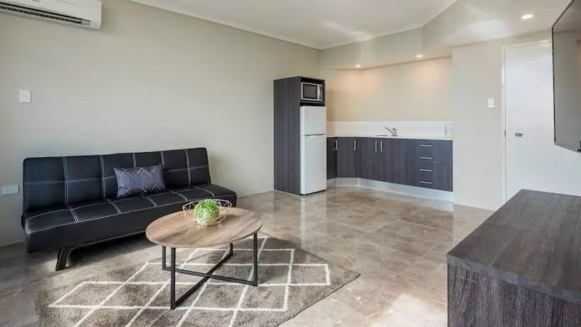 آپارتمان 1 خوابه با چشم‌انداز استخر, Alivio Hotel Cairns