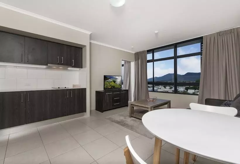 1 Bedroom Apartment Mountain View, Alivio Hotel Cairns