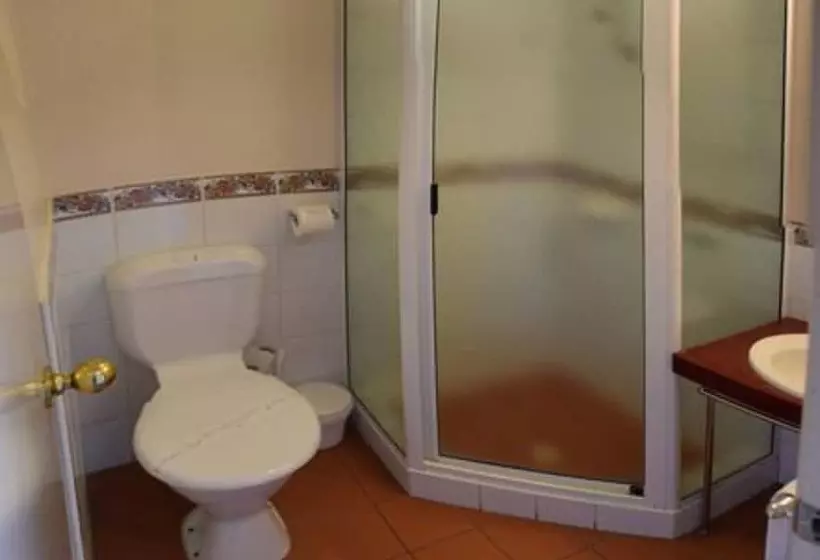 اتاق استاندارد با بالکن, The Palace Hotel Kalgoorlie