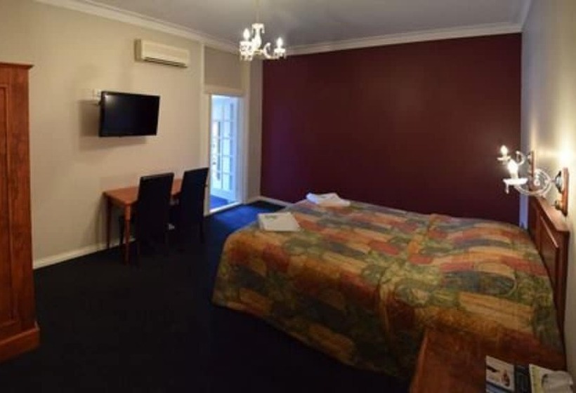 اتاق استاندارد با بالکن, The Palace Hotel Kalgoorlie