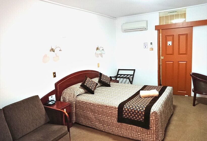 اتاق اجرایی, New Olympic Motel