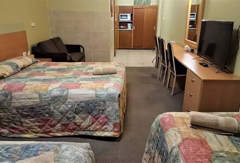 Perhesviitti, New Olympic Motel