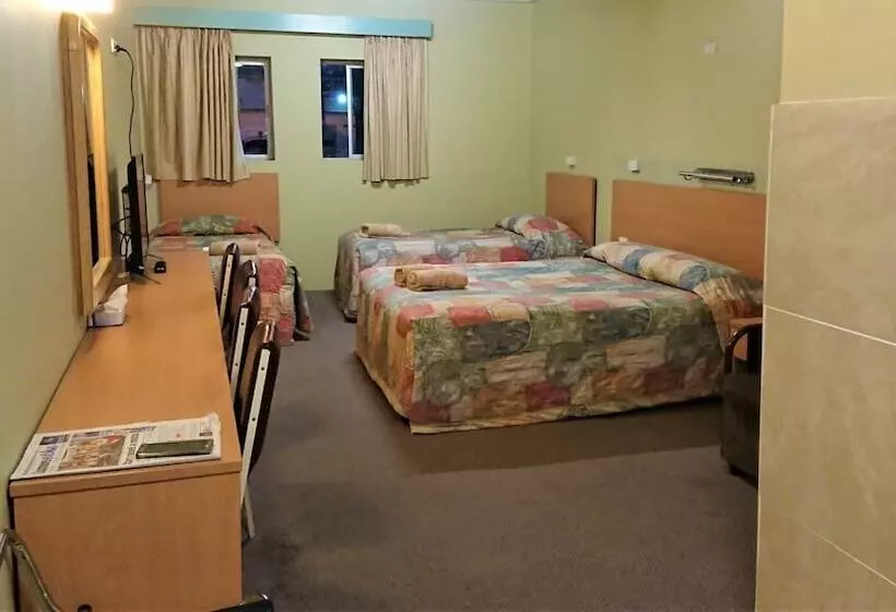 Perhesviitti, New Olympic Motel