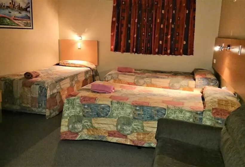 Deluxe-perhehuone, New Olympic Motel