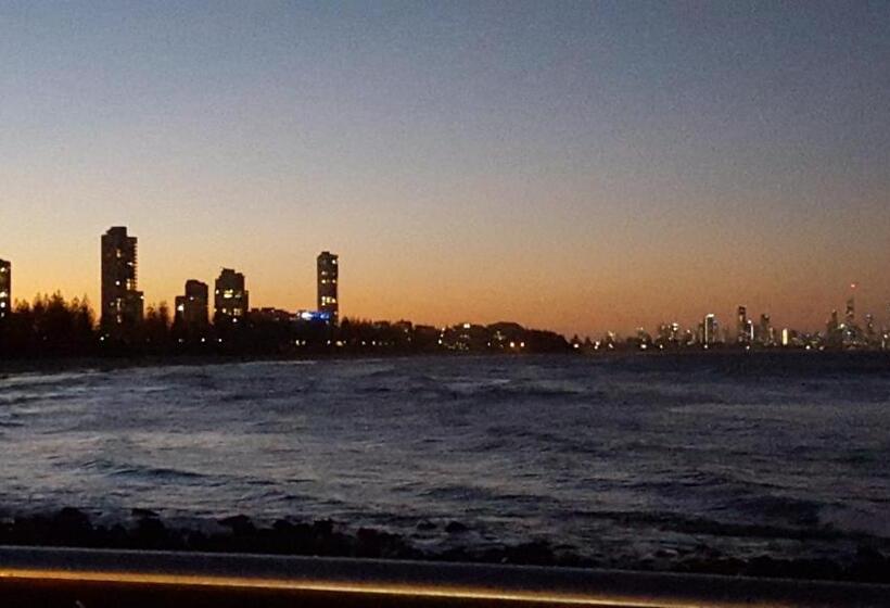 Номер Стандарт, Outrigger Burleigh