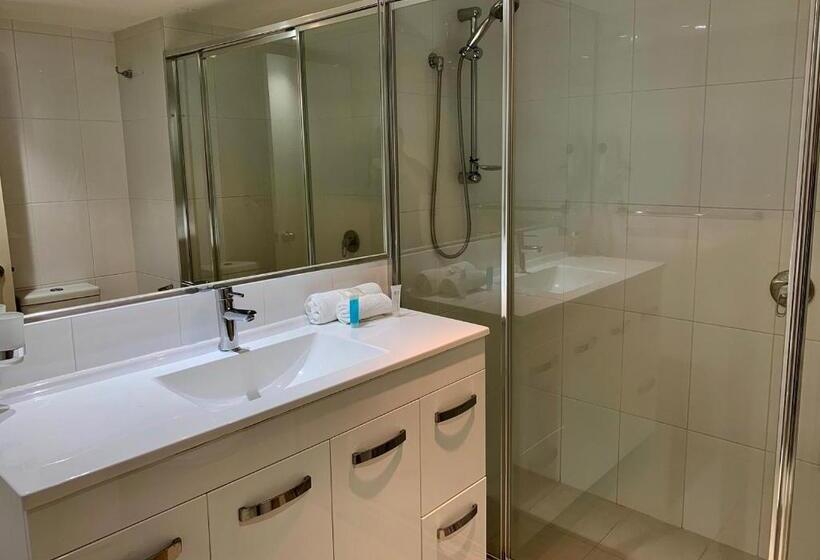 غرفة عائلية, Outrigger Burleigh