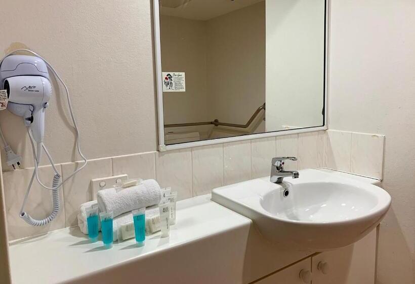 غرفة عائلية, Outrigger Burleigh