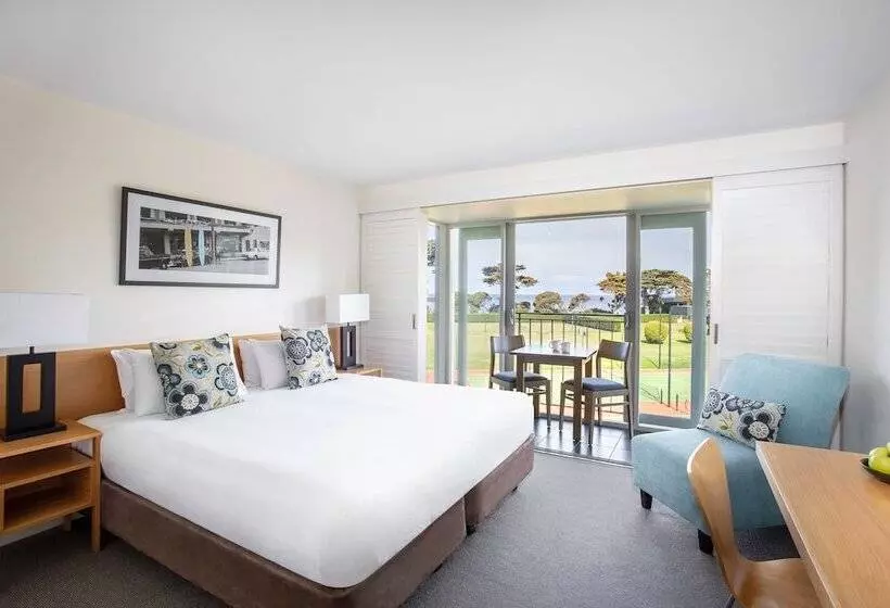 Camera Standard Vista Mare, Mantra Lorne