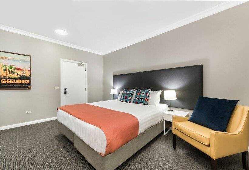 شقة من غرفة نوم واحدة متصلة, Mantra Lorne