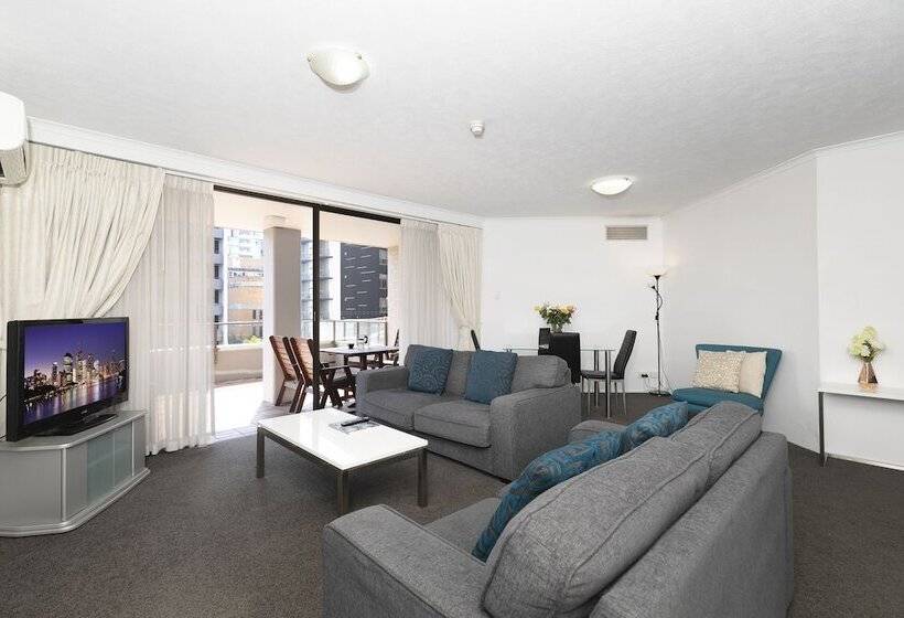 شقة غرفة واحدة, The Astor Apartments