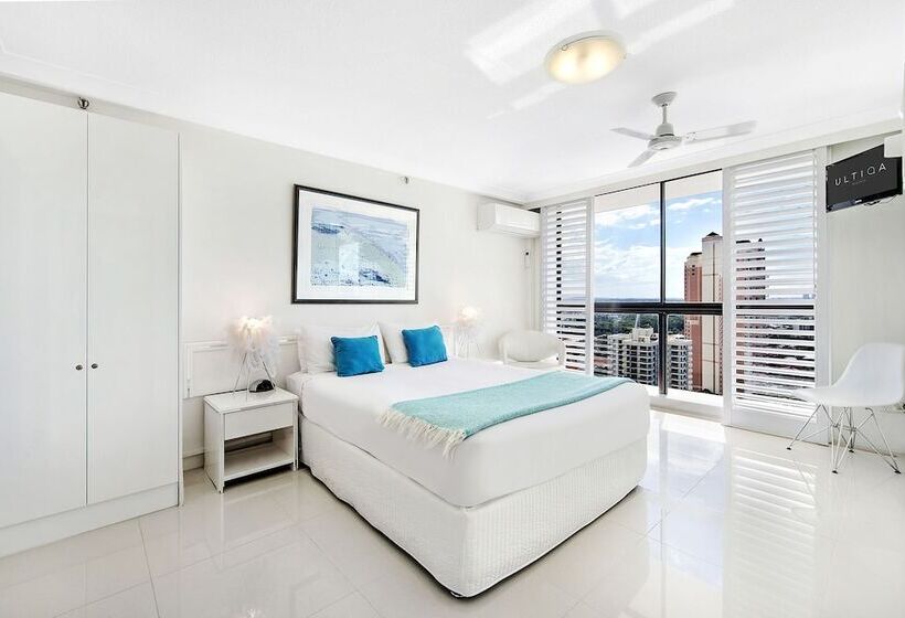 Superior 2-bedroom flat with sea view, Ultiqa Beach Haven On Broadbeach