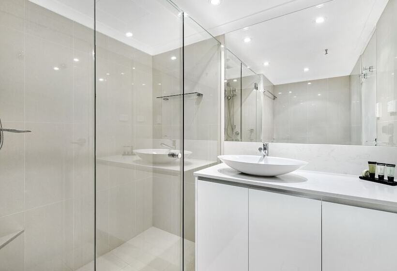 Superior 2-bedroom flat with sea view, Ultiqa Beach Haven On Broadbeach