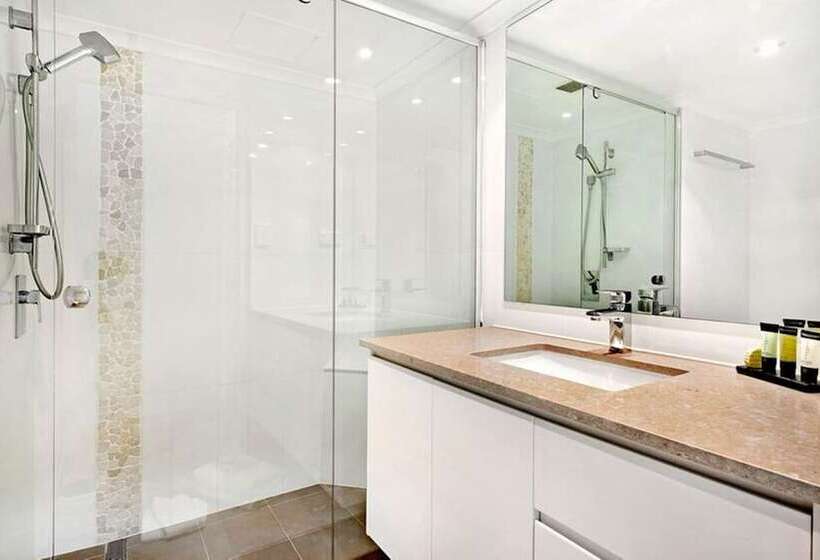 Superior 2-bedroom flat with sea view, Ultiqa Beach Haven On Broadbeach