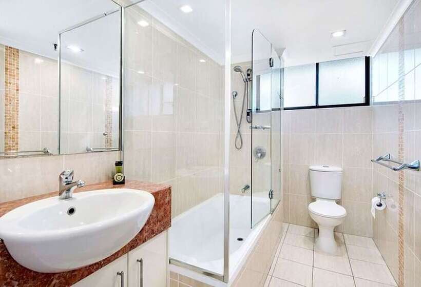 Superior 2-bedroom flat with sea view, Ultiqa Beach Haven On Broadbeach