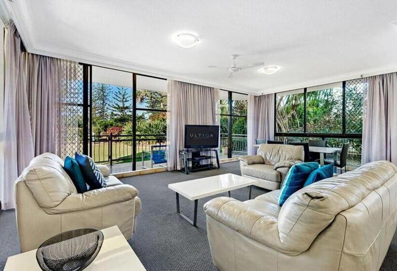 Апартаменты 2 спальни Вид на Бассейн, Ultiqa Beach Haven On Broadbeach