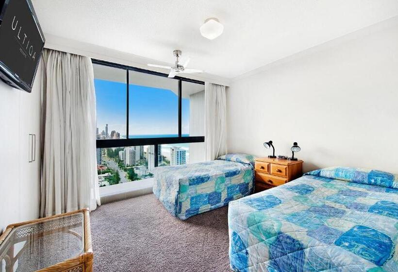 Superior 2-bedroom flat with sea view, Ultiqa Beach Haven On Broadbeach