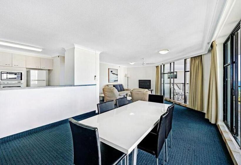 Superior 2-bedroom flat with sea view, Ultiqa Beach Haven On Broadbeach