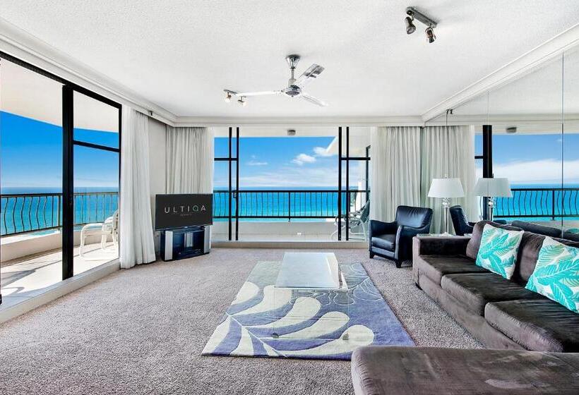 Superior 2-bedroom flat with sea view, Ultiqa Beach Haven On Broadbeach