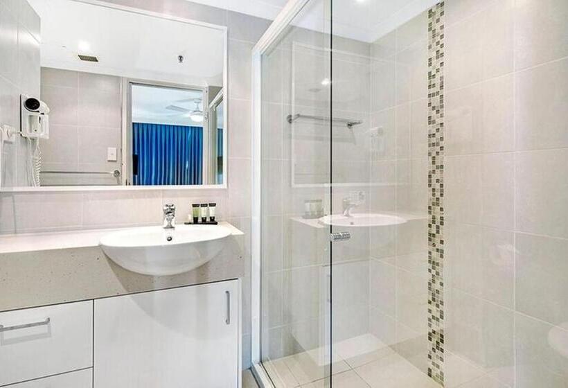 Superior 2-bedroom flat with sea view, Ultiqa Beach Haven On Broadbeach