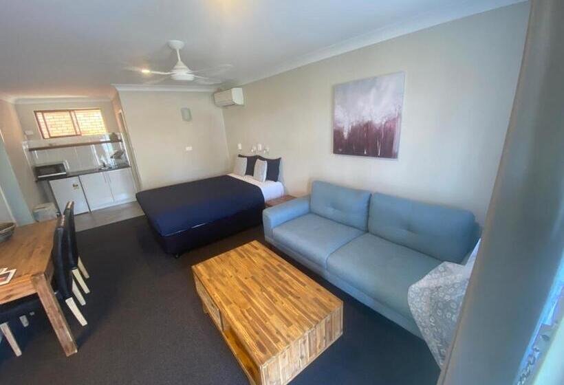 סוויטה משפחתית, Woongarra Motel