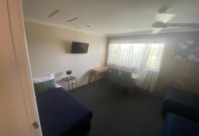 סוויטה משפחתית, Woongarra Motel