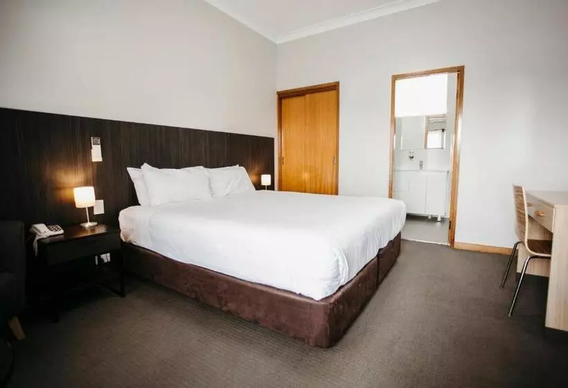 キングサイズベッドのデラックスルーム, Colonial Motel Richmond