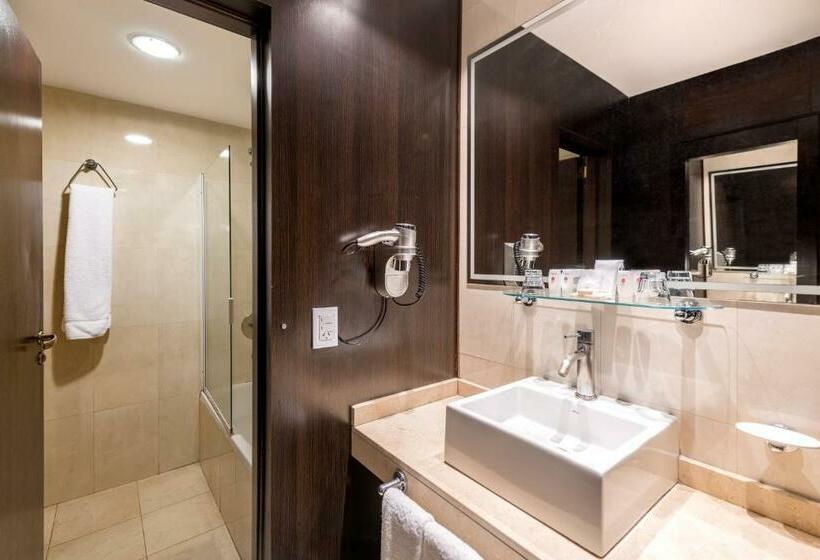 اتاق استاندارد سه نفره, Exe Hotel Colón