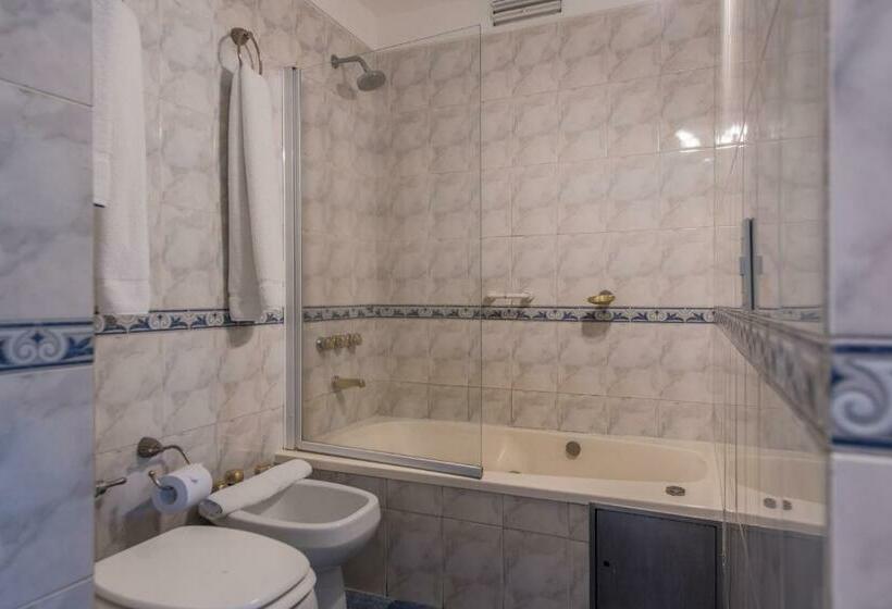 اتاق استاندارد چهار تخته, Exe Hotel Colón