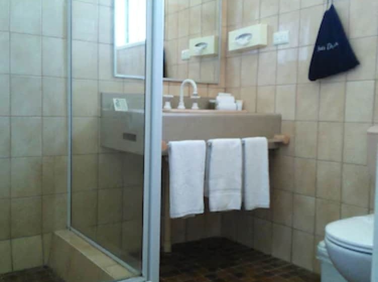 اتاق استاندارد, Hampton Villa Motel