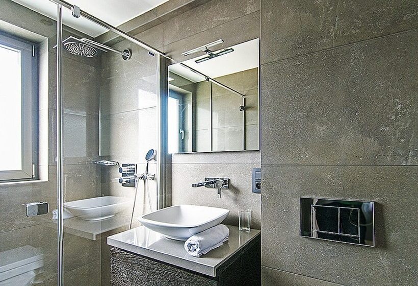 سوییت جونیور, Agenda Louise