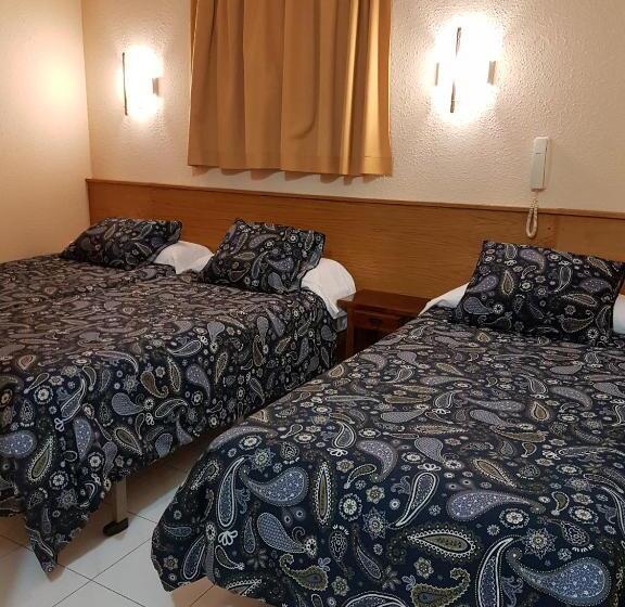 اتاق استاندارد سه نفره, Arinsal