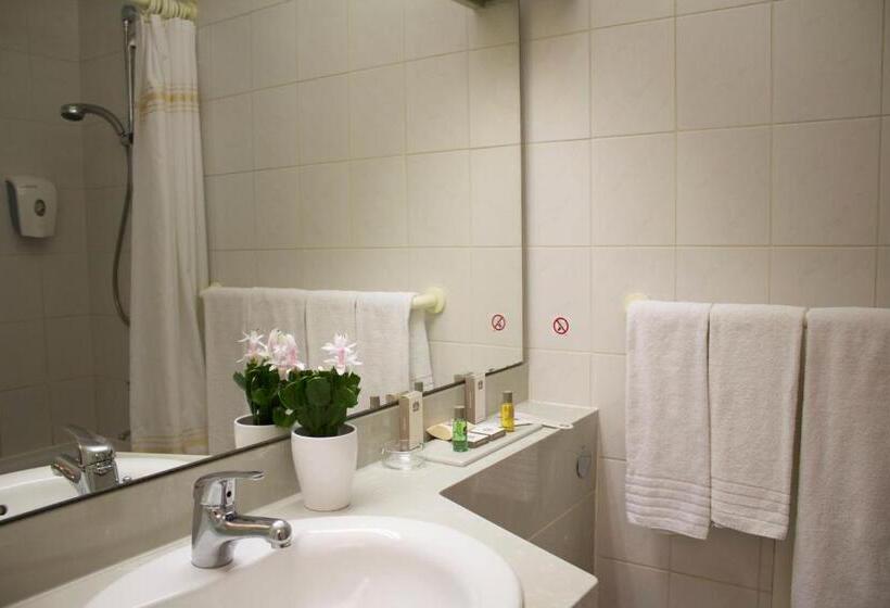 חדר סטנדרט לשלושה, Globales Post Hotel & Wellness