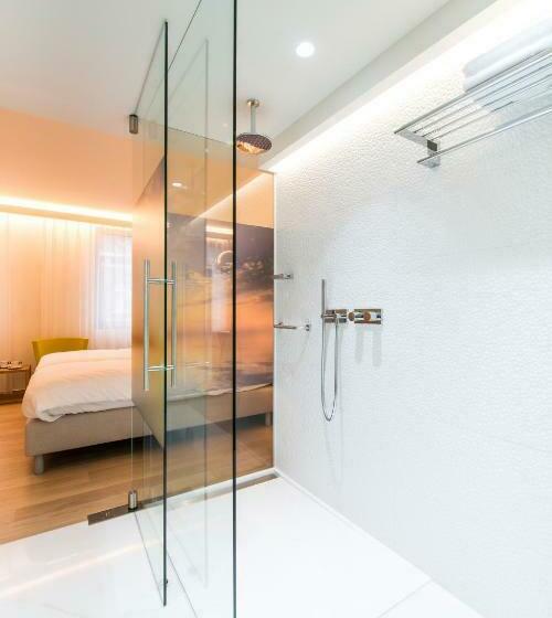 غرفة ديلوكس, Hassotel