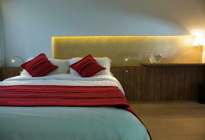 غرفة ديلوكس, Hassotel