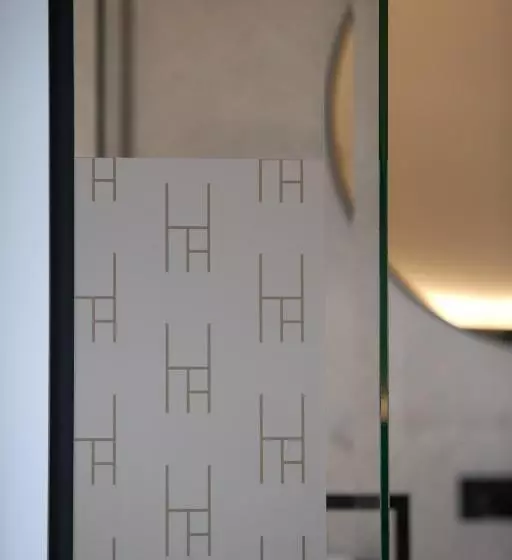 اتاق لوکس با بالکن, Hassotel