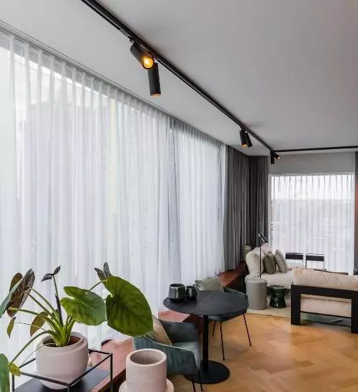 اتاق پنت هاوس, Hassotel